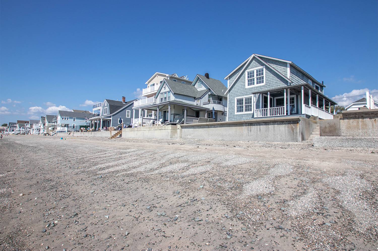 Fantastic Waterfront Rental in Bayview with direct access to LI Sound.