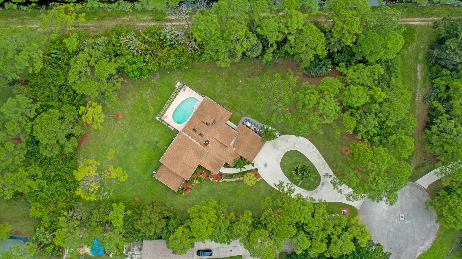 This beautiful CBS property custom built by the owners, offers 2734 living sqft, 3967 total sqft, 5 bedrooms, 2.