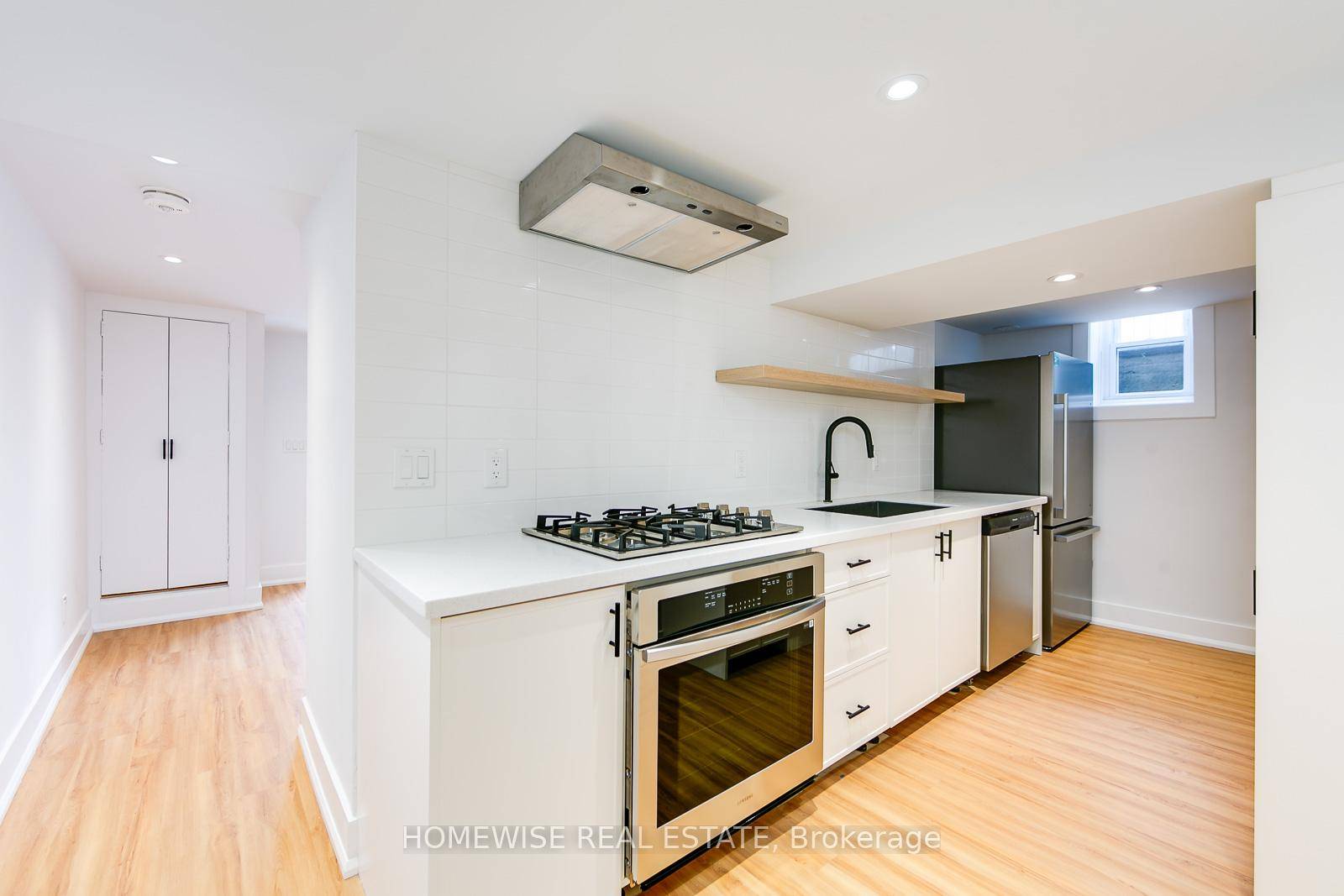 Welcome to care free living in Toronto's Upper Beaches.