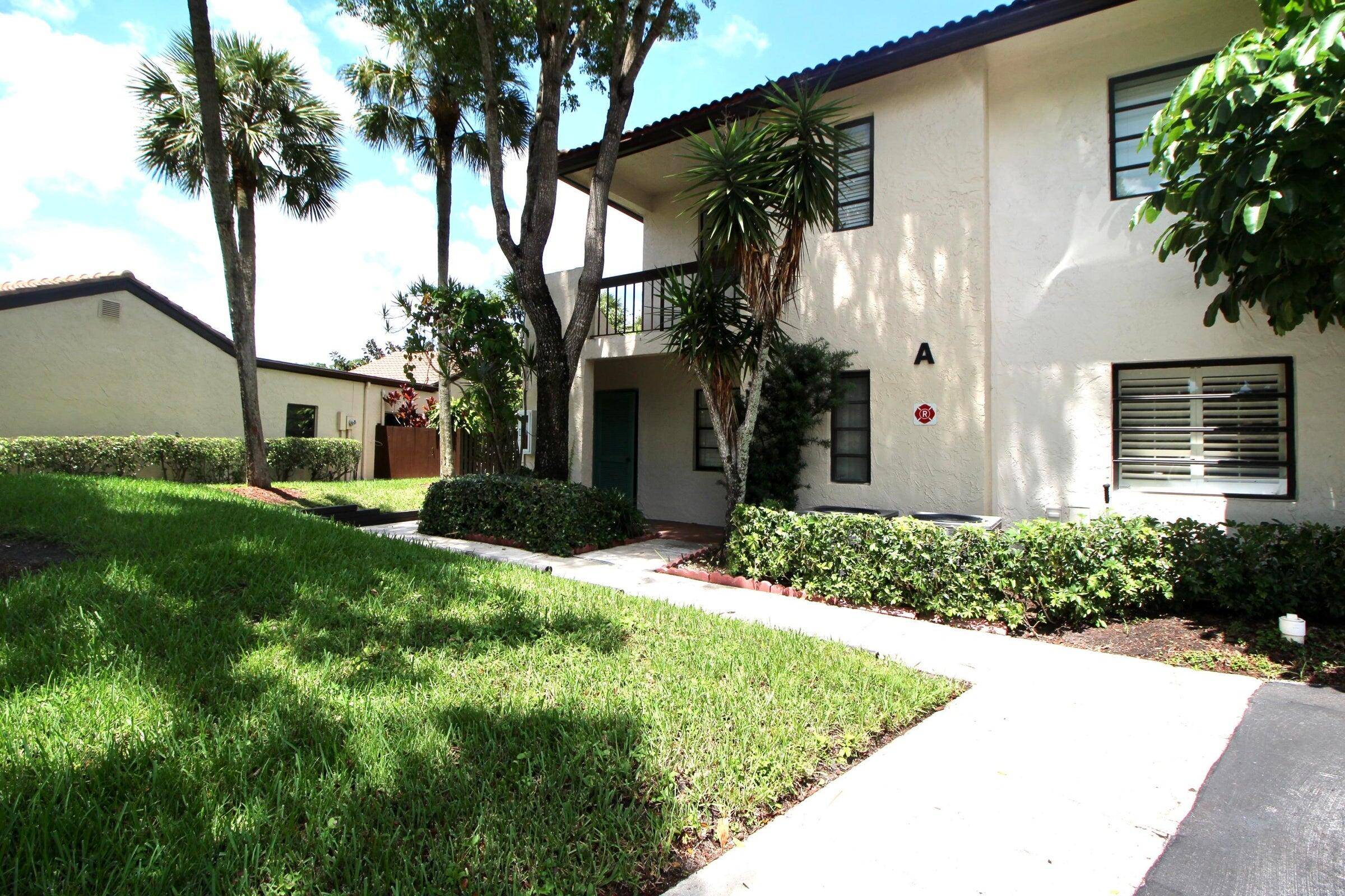Welcome to Horizons at Boca Lago, a sought after gated community in the heart of Boca Raton.