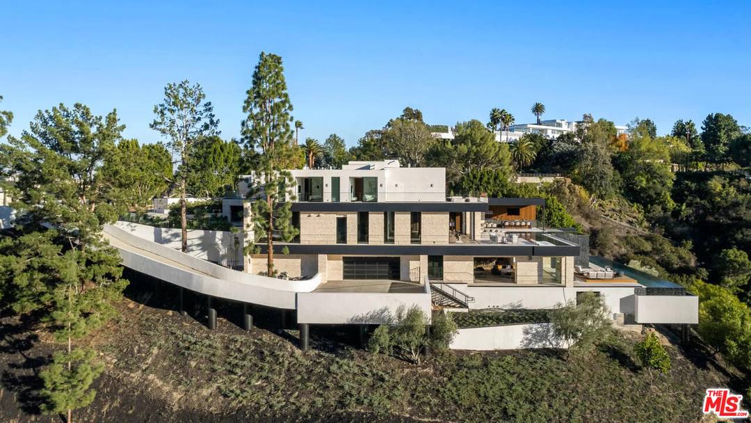 1035   Stradella Rd 7BR Bel Air La