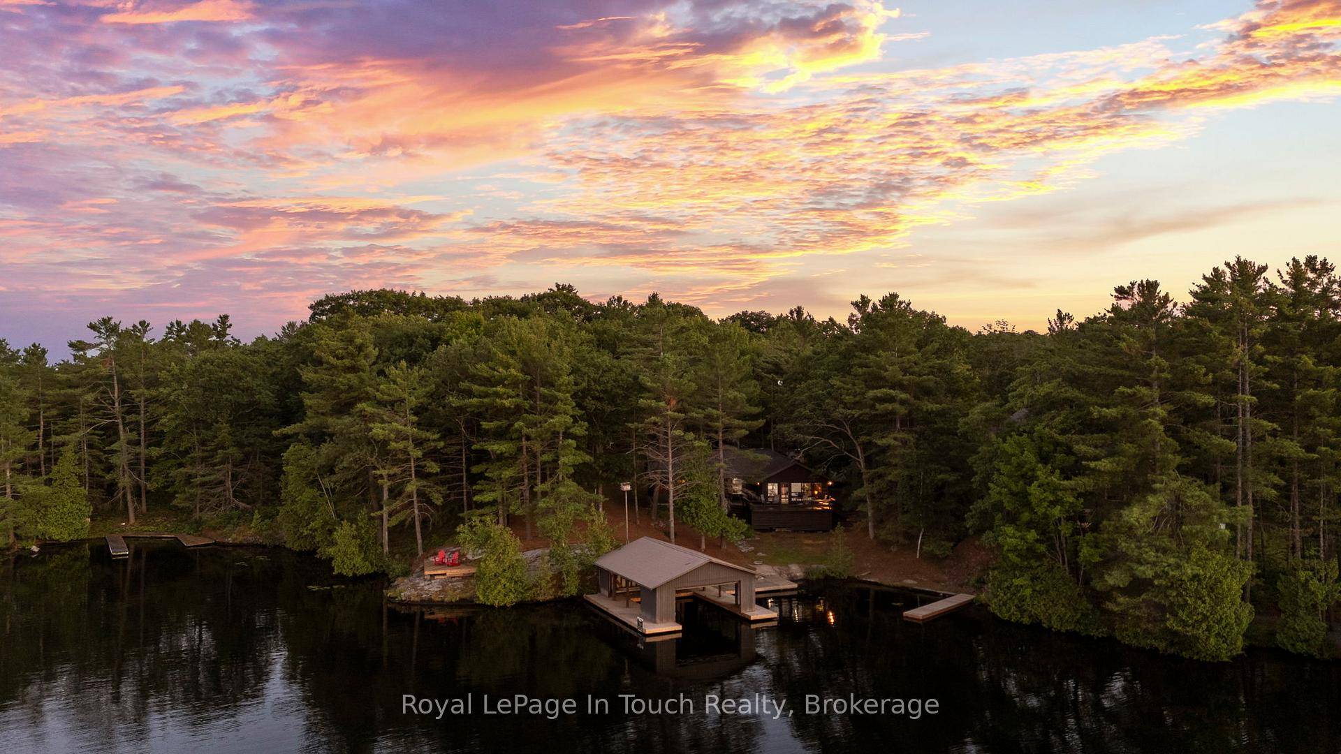 GLOUCESTER POOL Welcome to this Year Round Muskoka Retreat, part of The Trent Severn Waterway, Nestled just off Whites Bay.