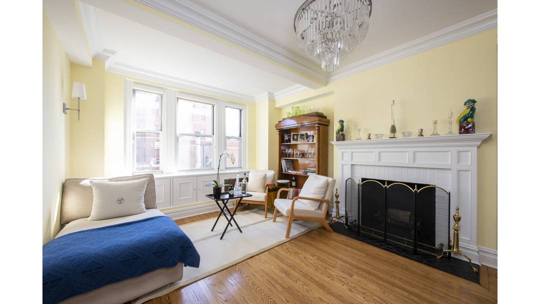 Discover the timeless elegance of this wonderfully bright one bedroom unit, situated in mint condition within a charming pre war building on a picturesque tree lined block on East 68th ...