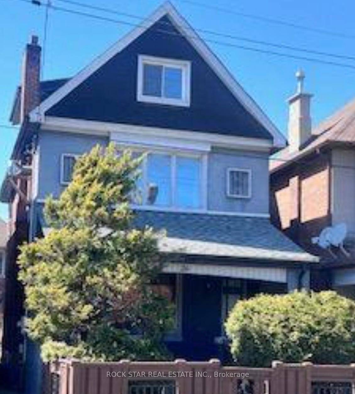 Great Rental Unit on the second floor of a triplex.