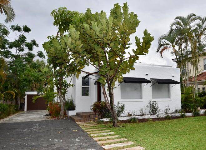 Beautifully renovated Flamingo Park home 1, 415 Total Sq.