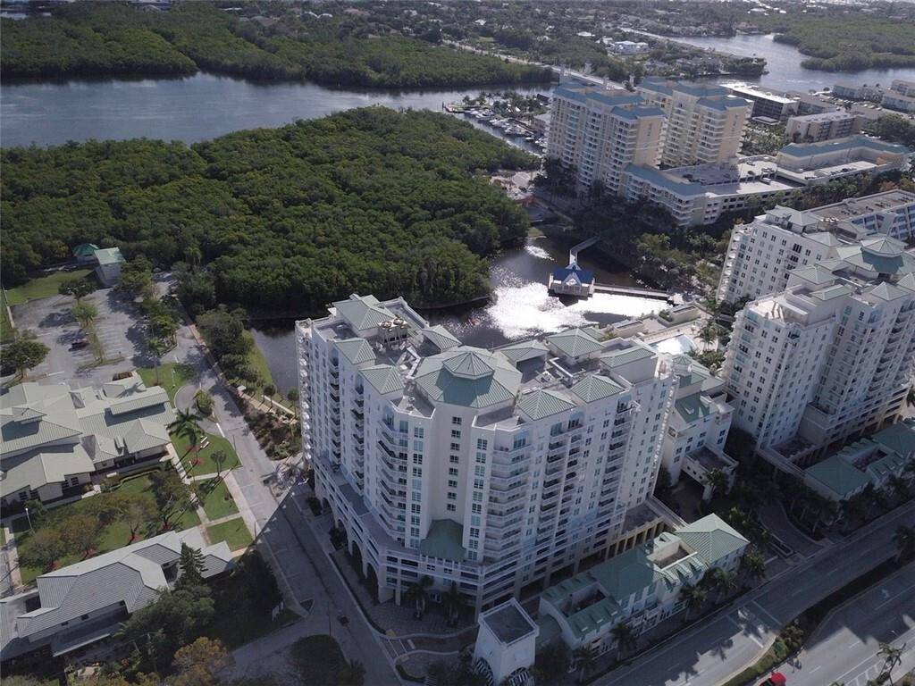 The property is situated in a prime location, close to all the amenities and attractions that the city has to offer such as walking distance to the beaches and restaurants.