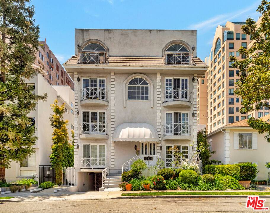 10531 Ashton Ave 2BR Westwood La