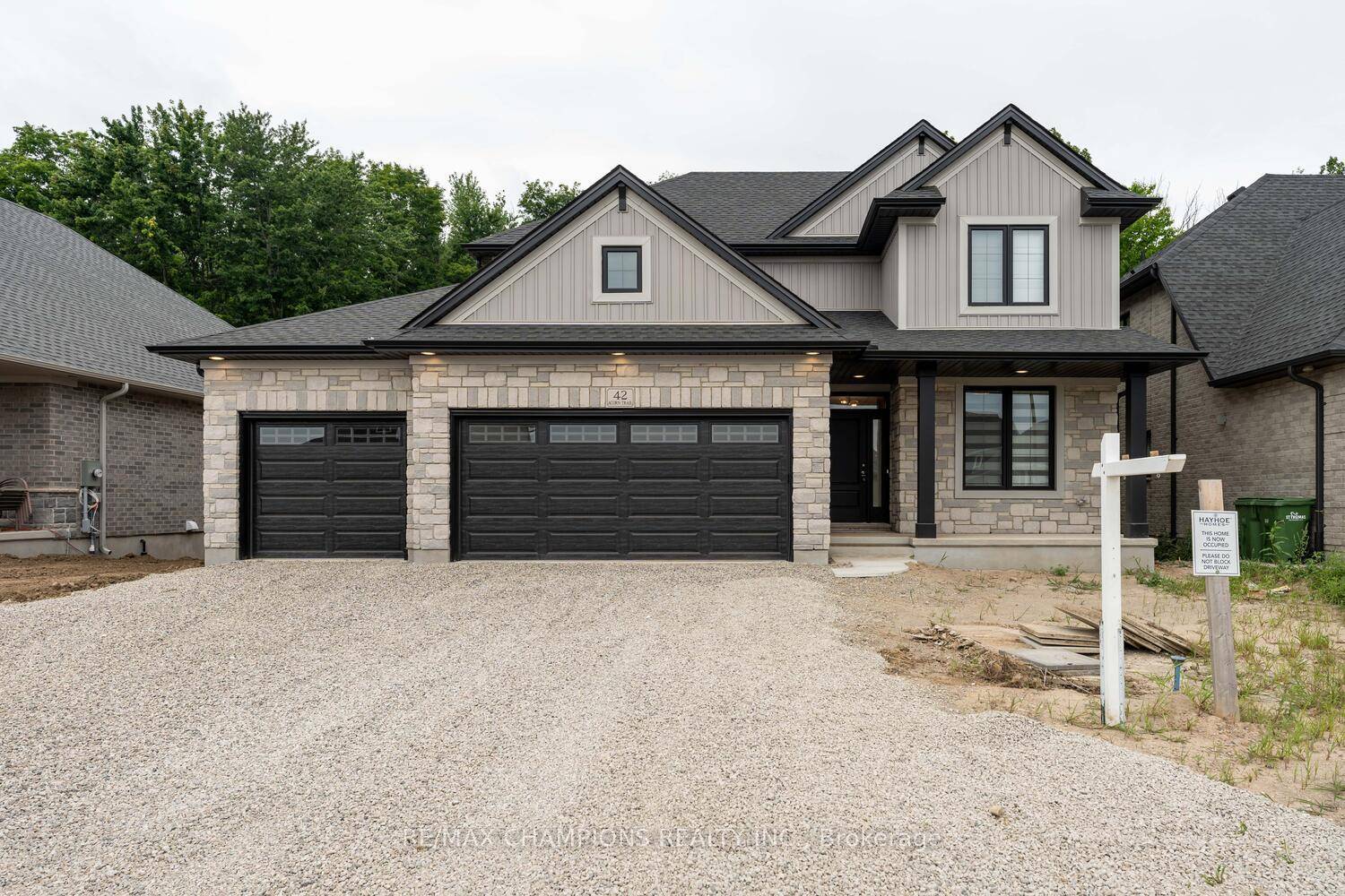 Welcome To Stunning 2022 Build 2686 Sq.