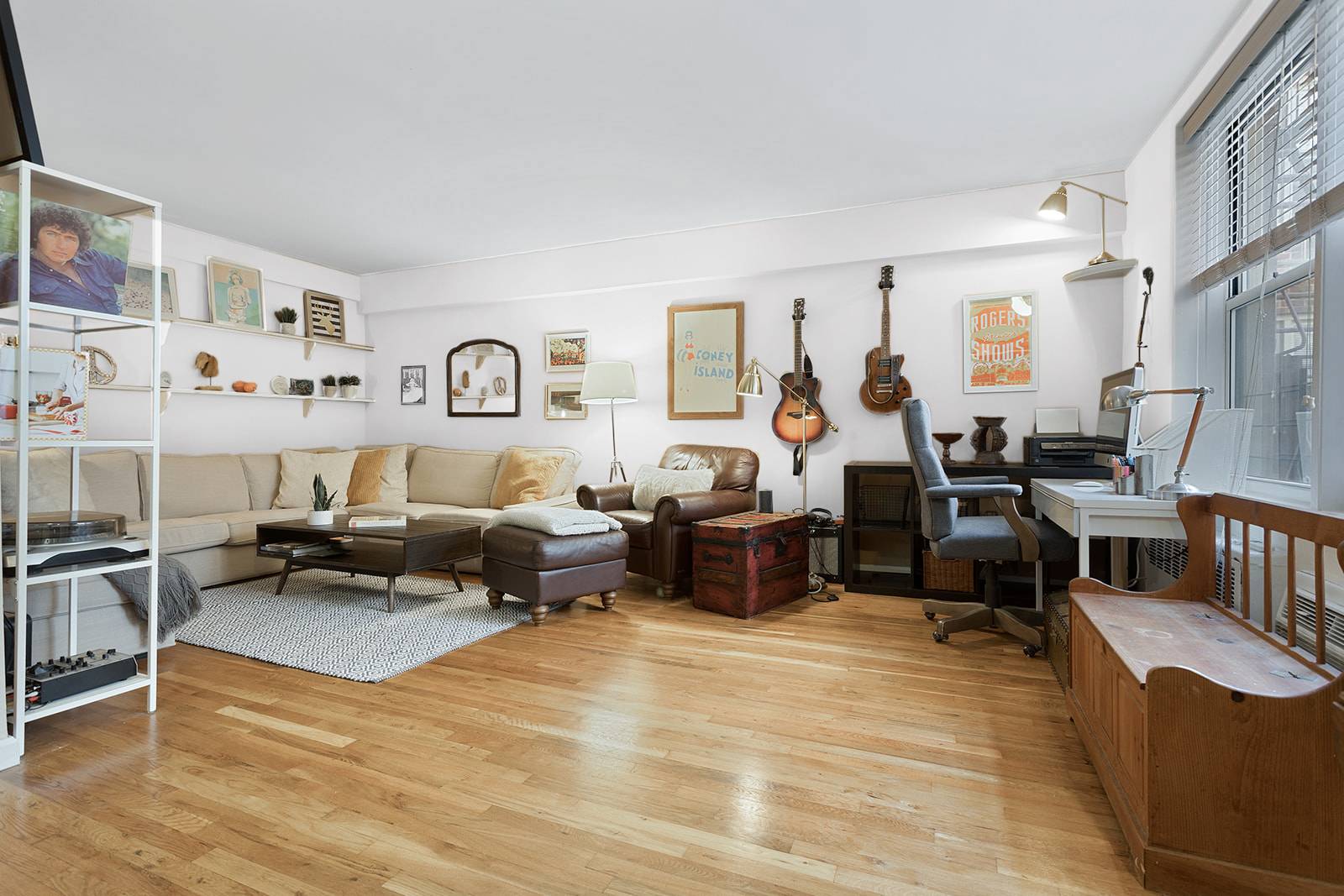 Move right into this large and lovely one bedroom apartment in a beautifully maintained PET FRIENDLY elevator building.
