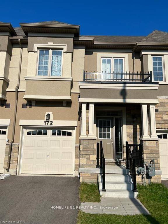 3 Bedrooms, 3 Bathrooms. Located in the highly sought after area of South Paris in the Scenic Ridge Neighborhood.