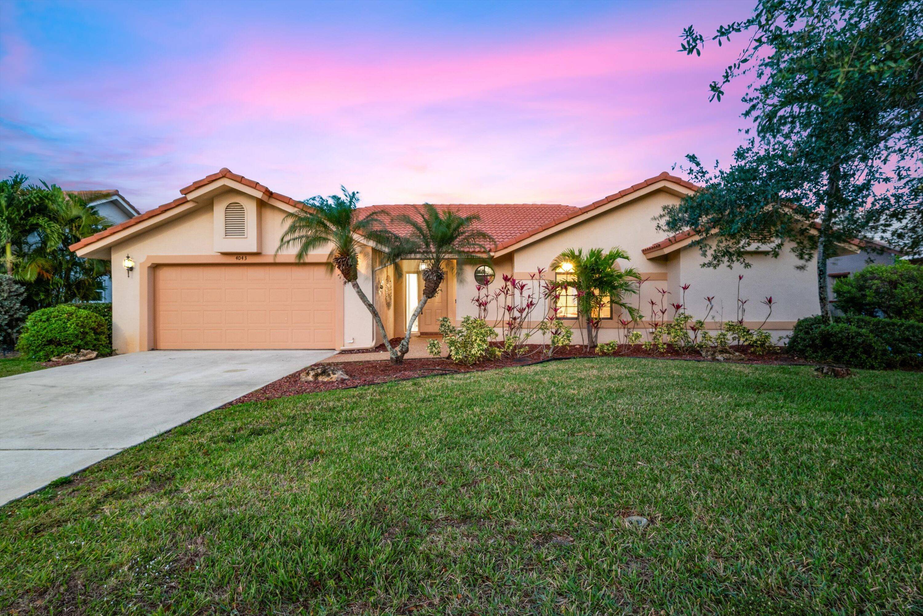 Welcome to comfortable living in the heart of Coral Springs.