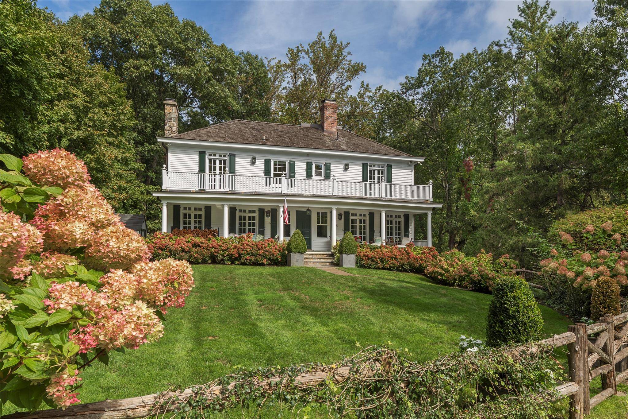 Stylishly reimagined by two New York fashion VIPs, this sophisticated 1905 Colonial blends modern luxury with the home s original integrity, grandeur and charm.