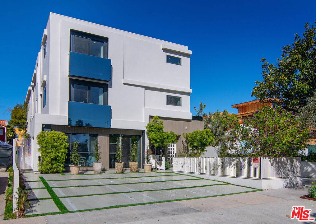 1623 S Bedford St 14BR Beverlywood La