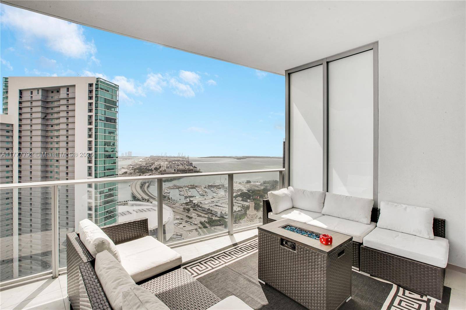 MUST SEE TURN KEY unit with SPECTACULAR views.
