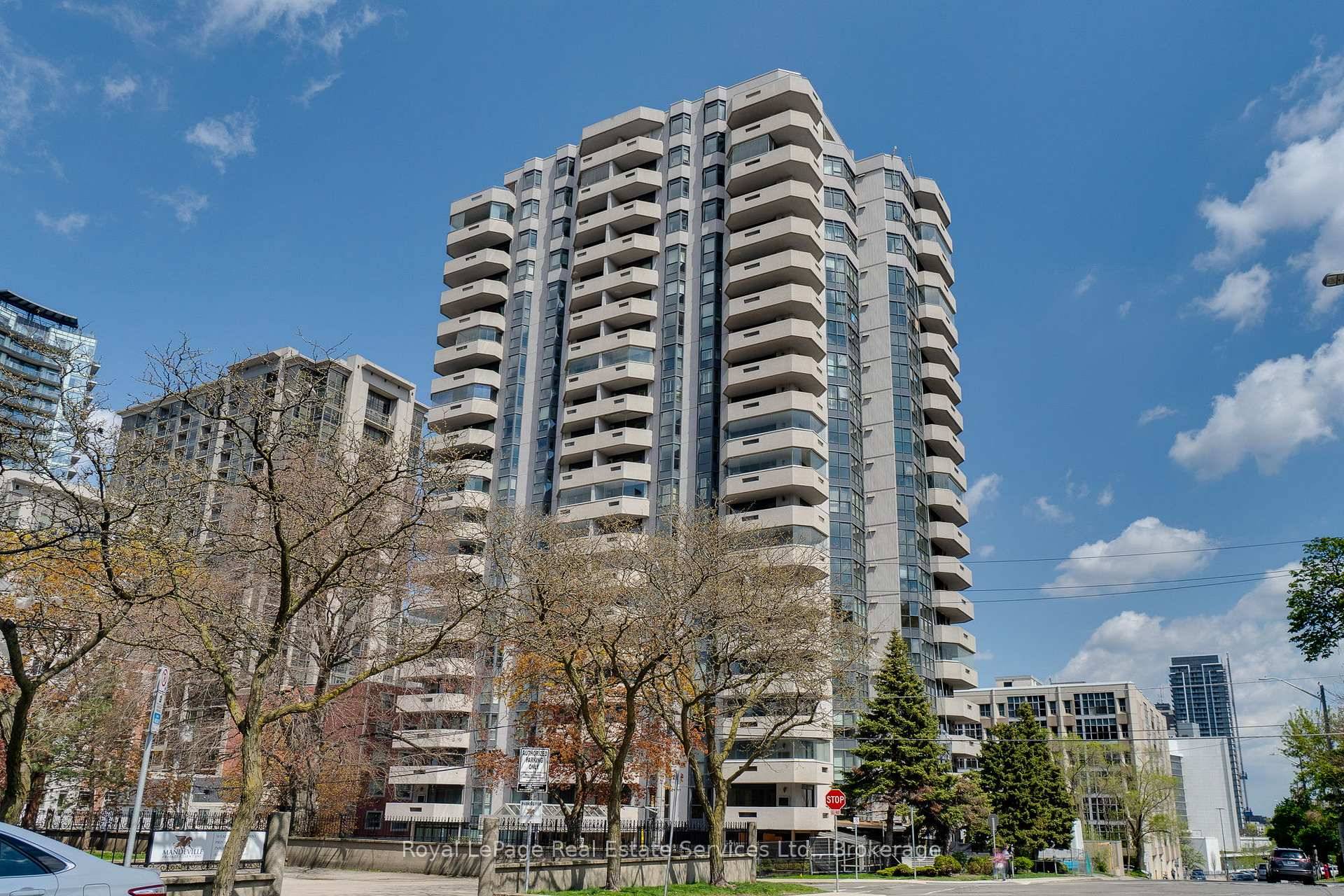 Bentley Place ideally located in the heart of the city is considered a walker's and biker's paradise.
