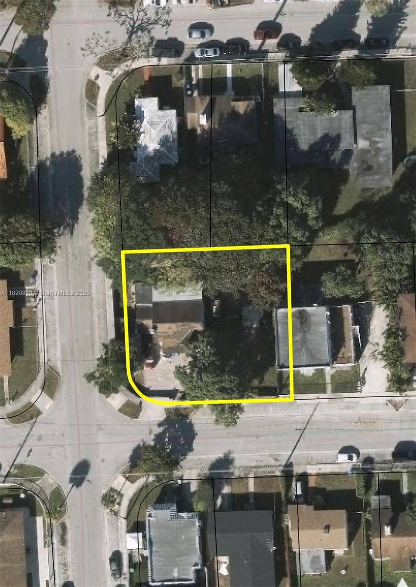 Rare opportunity in the heart of Miami !