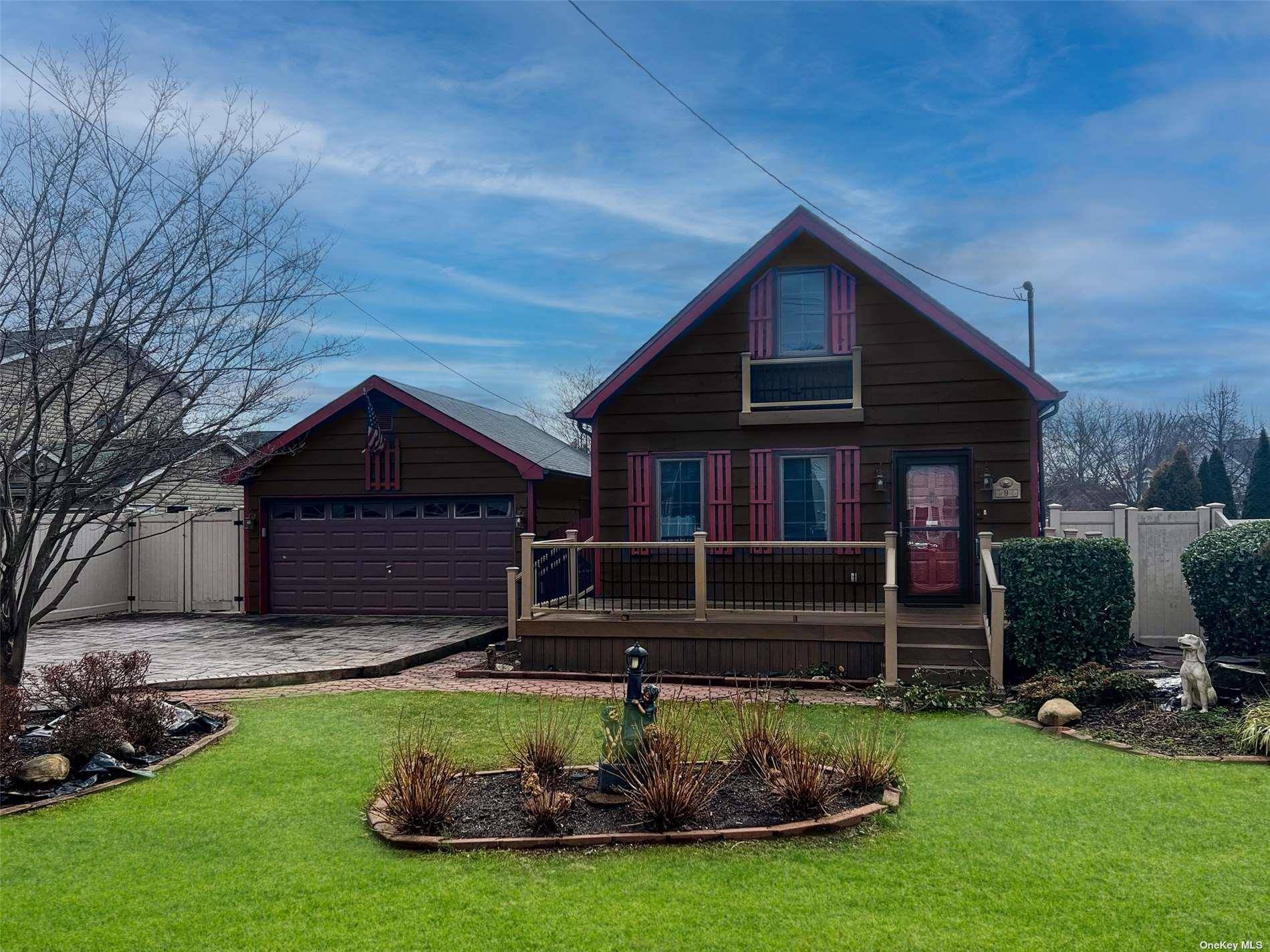 Welcome to this lovely home nestled away on a beautiful block in Melville.