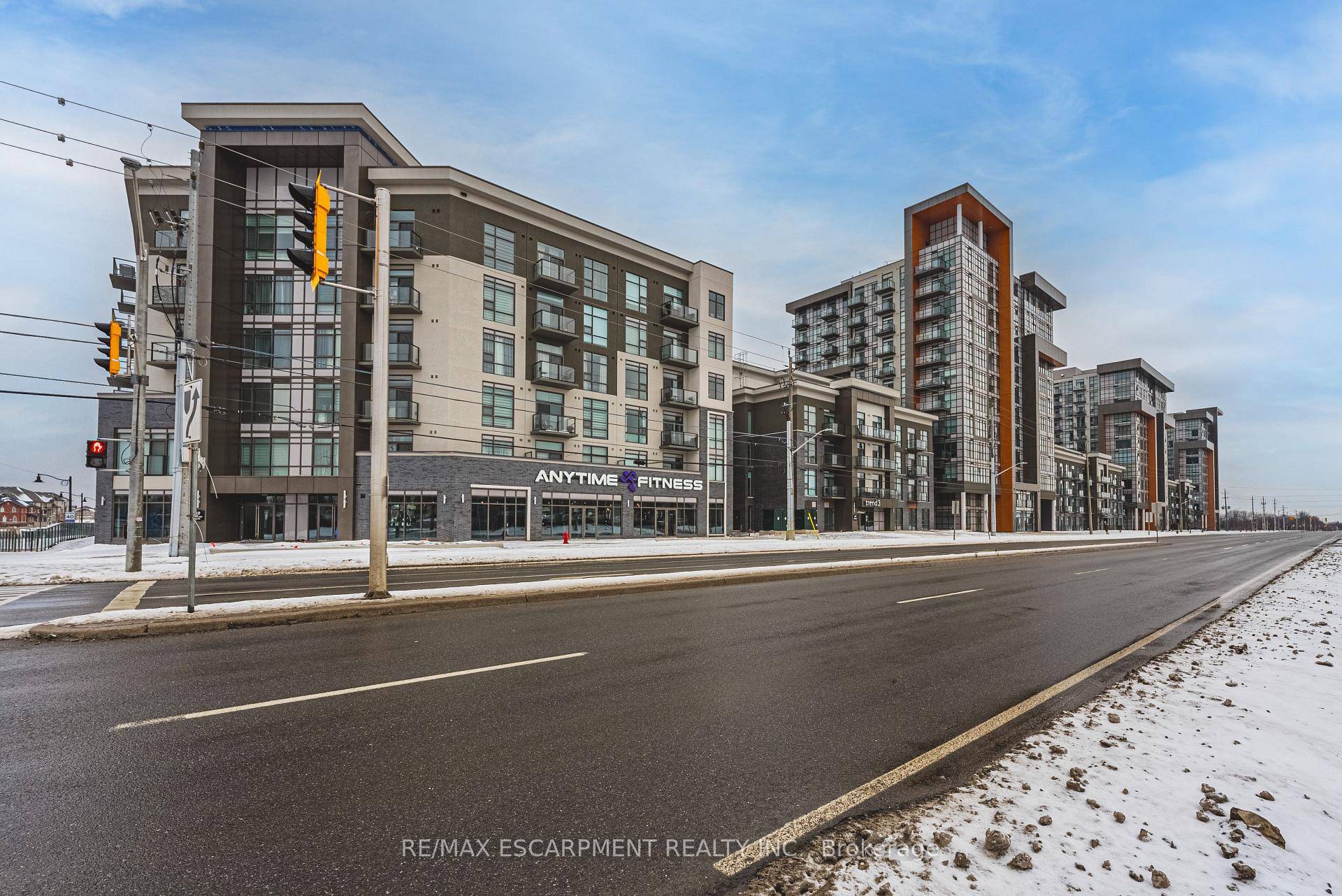Discover modern living in this stylish fully furnished condo in Waterdown's Trend building by New Horizon.