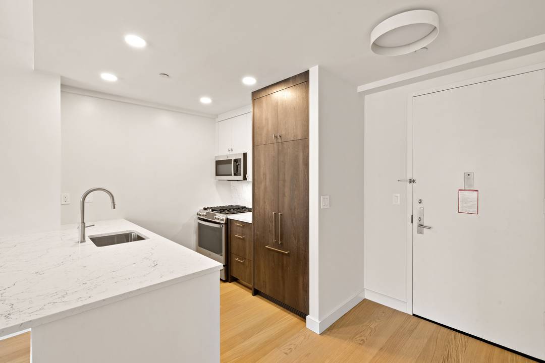 Introducing newly renovated apartment homes featuring top of the line appliances, countertops, and hardwood flooring.