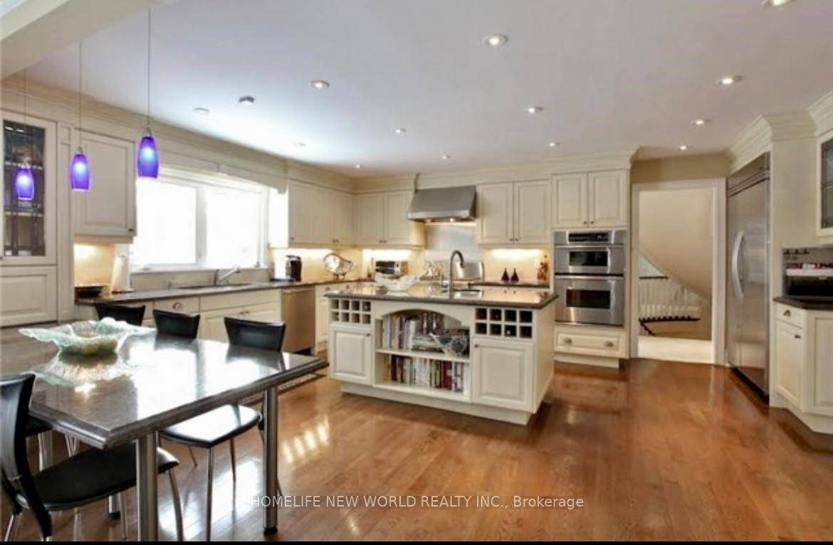 Bayview amp ; York Mills Executive Ucci Built Centre Hall Plan With 5 Bdrms, 6 Bath On A Cul De Sac In The Designated Area For The Harrison Rd Windfields ...