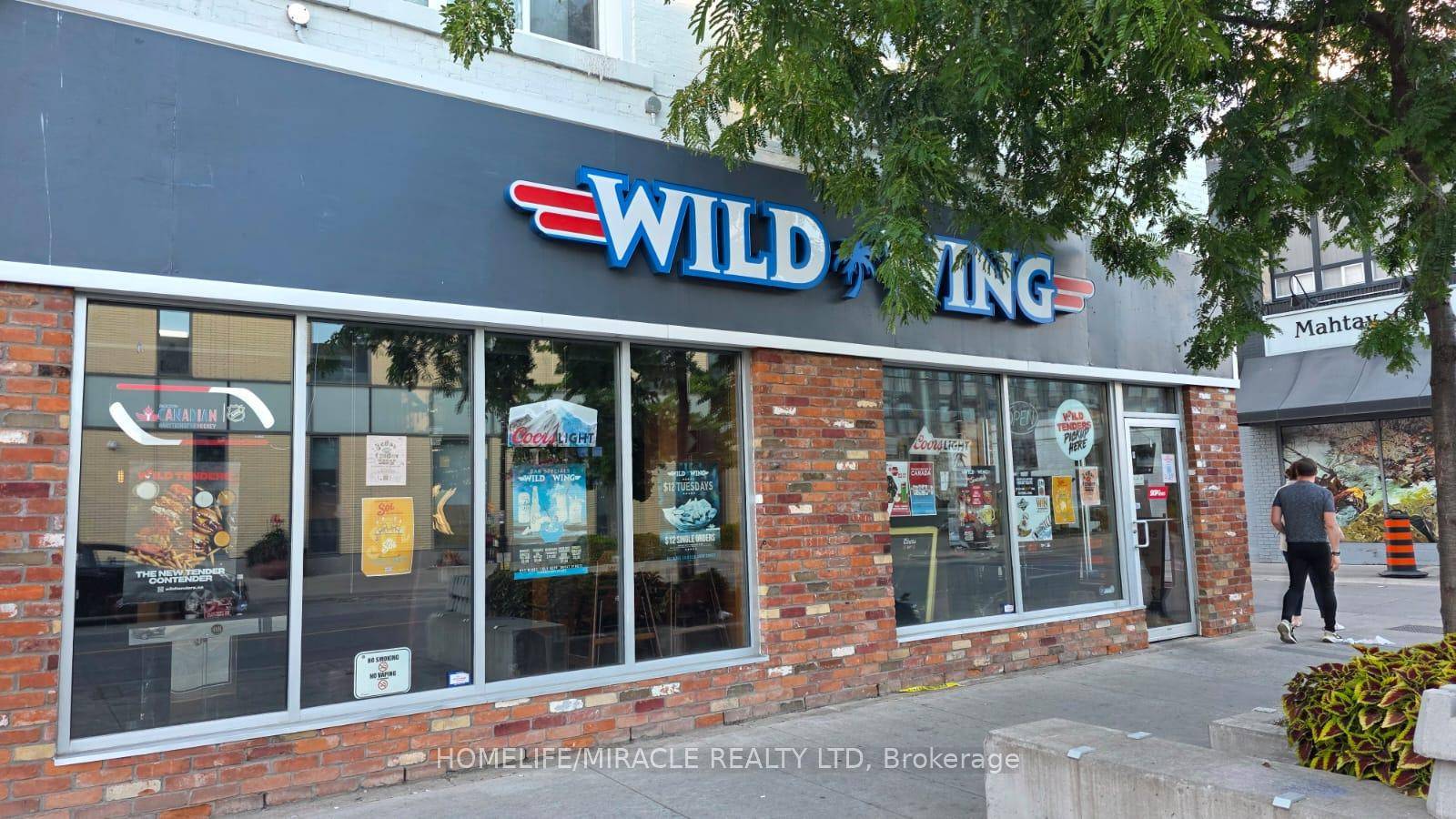 Turnkey Wild Wing Franchise For Sale Prime St.