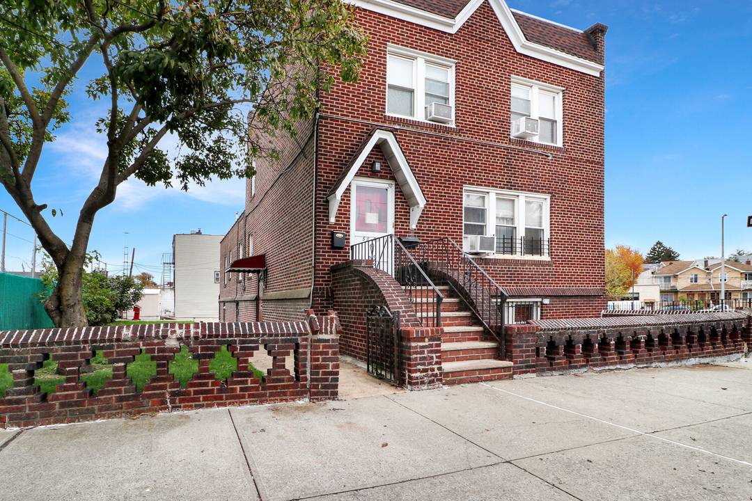Rare opportunity ! Double Corner Lot in Maspeth Queens zoned R5B C2 3 with a lot totaling 50 ft x 107 ft 5, 350 sqft total.