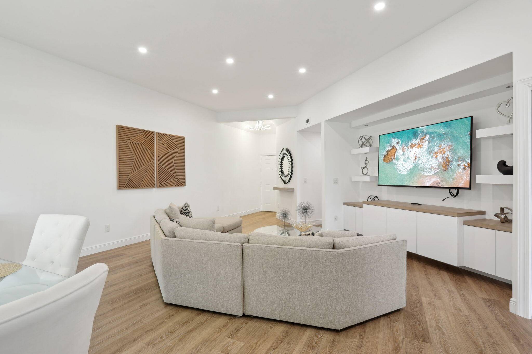 Fully Furnished Seasonal Rental in Boca Pointe !