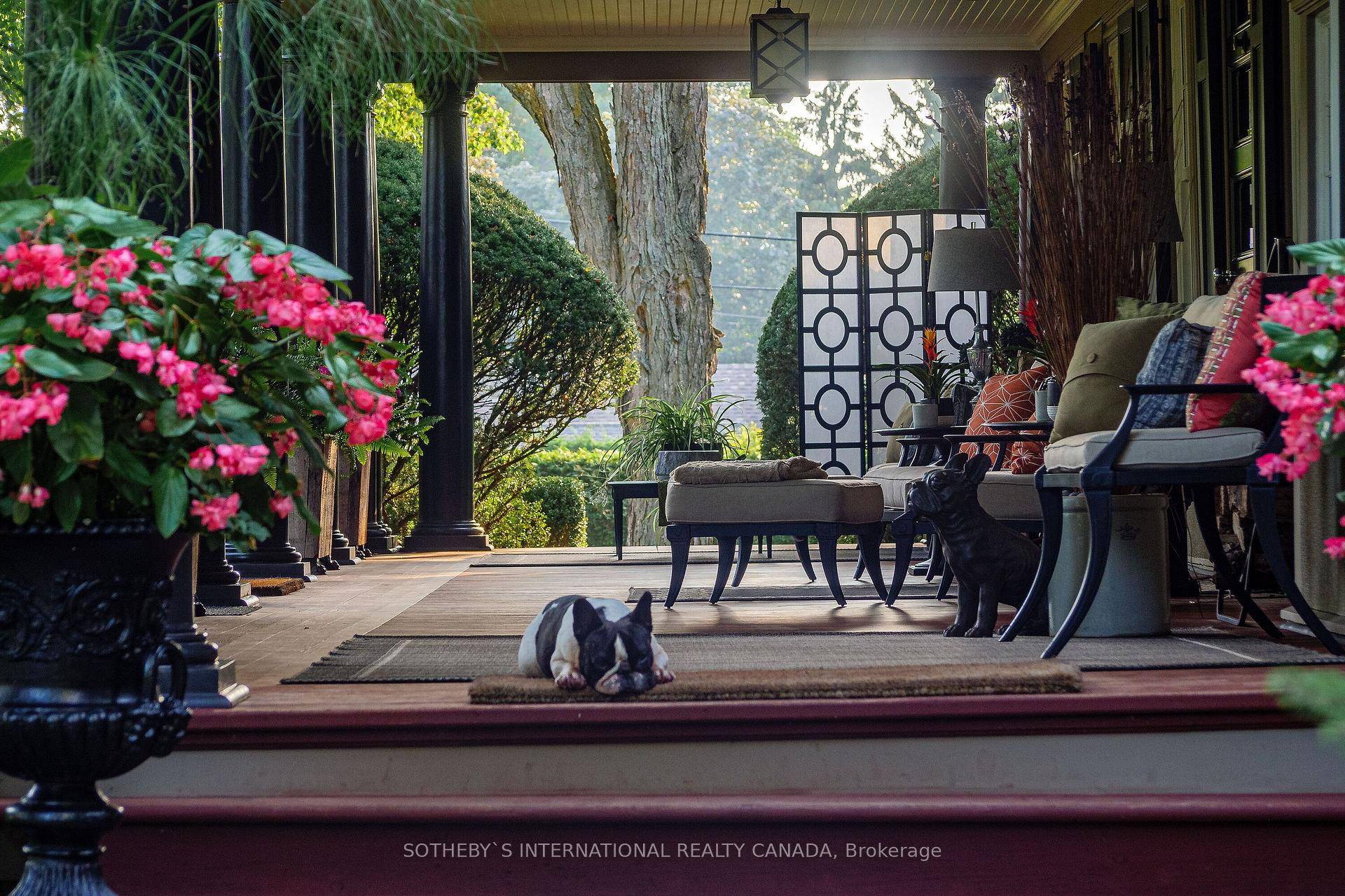 Homewood emerges as a quintessential representation of American colonial revival architecture, with its origins tracing back to 1899.