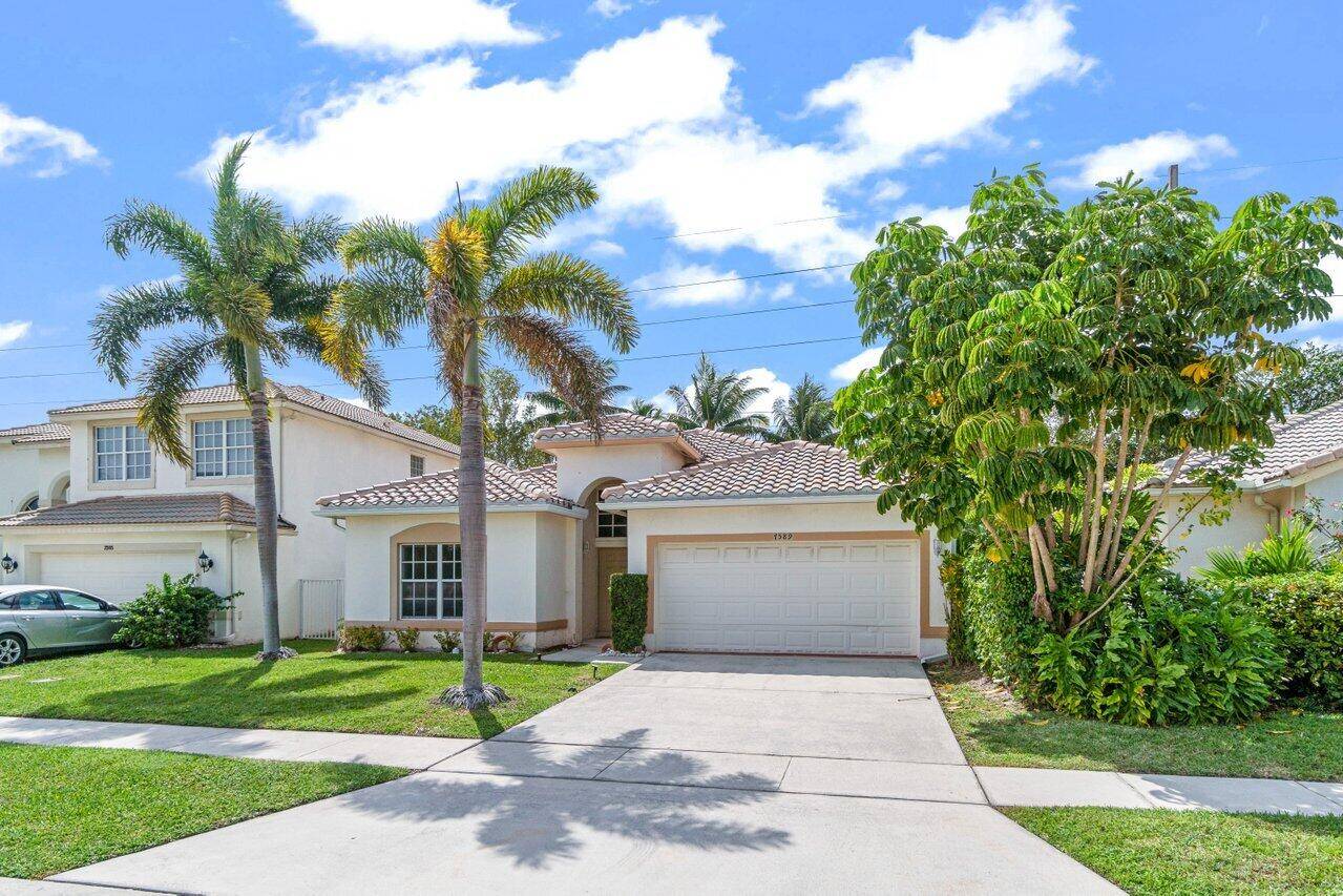 What a rare find in Boynton Beach !