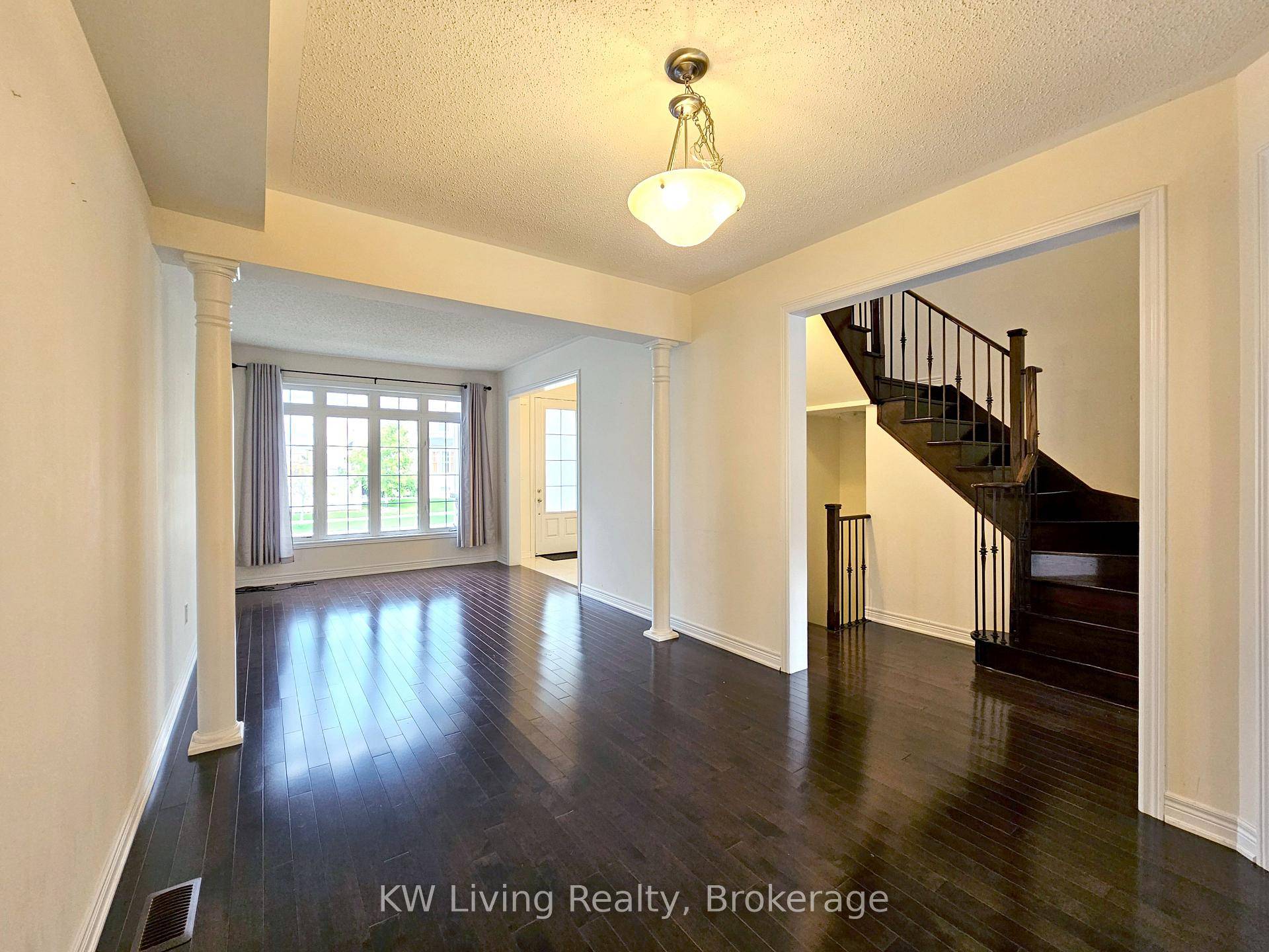 Welcome to 160 William Berczy Blvd, a beautiful 3 bedroom, 3 washroom home in one of Markham's most sought after neighbourhoods.
