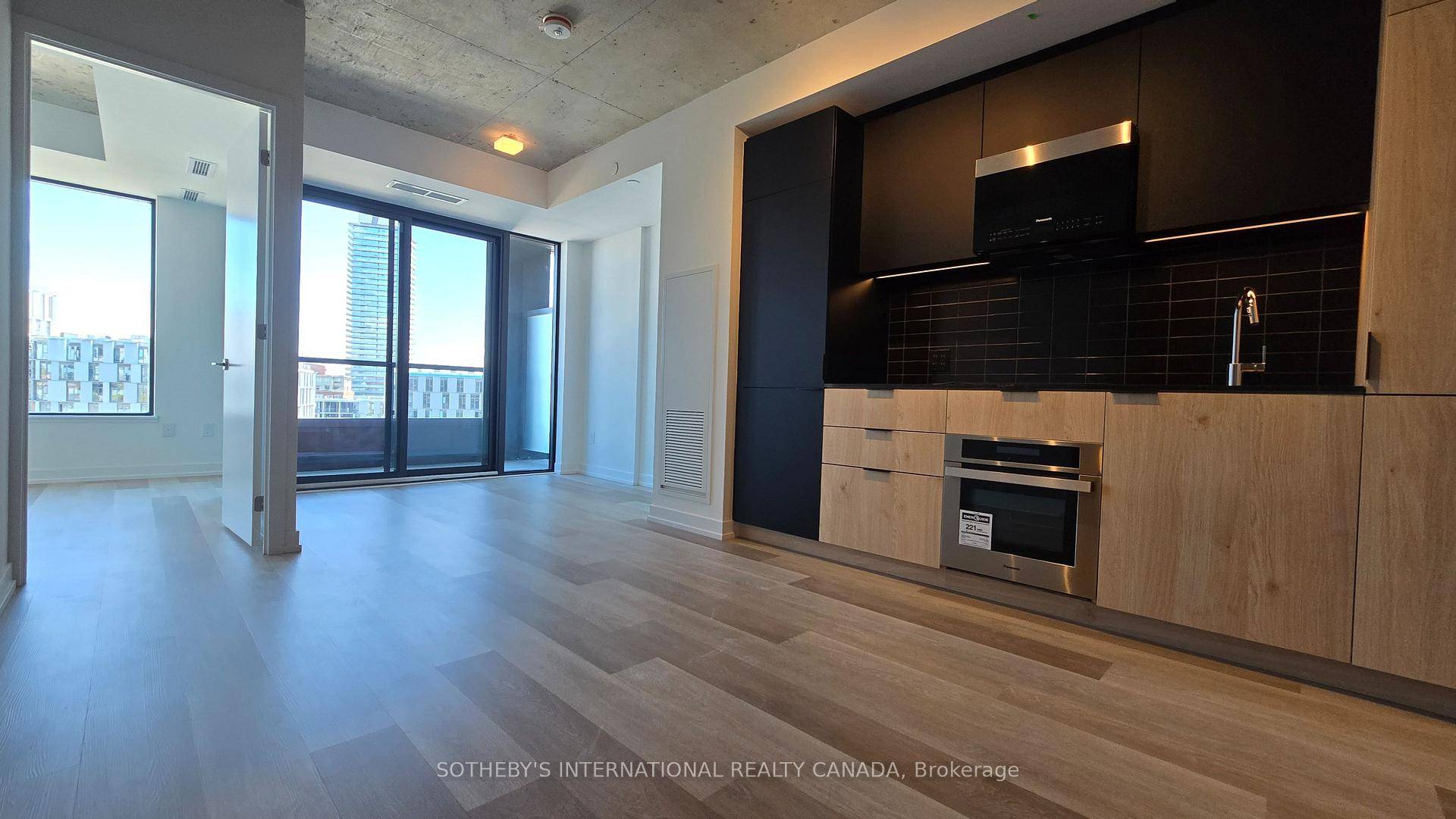 Spectacular Luxury South Facing Penthouse Suite with Stunning Sun Filled City Views.