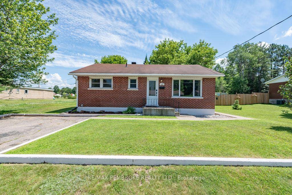 Welcome to 10 Silke Drive in Petawawa !