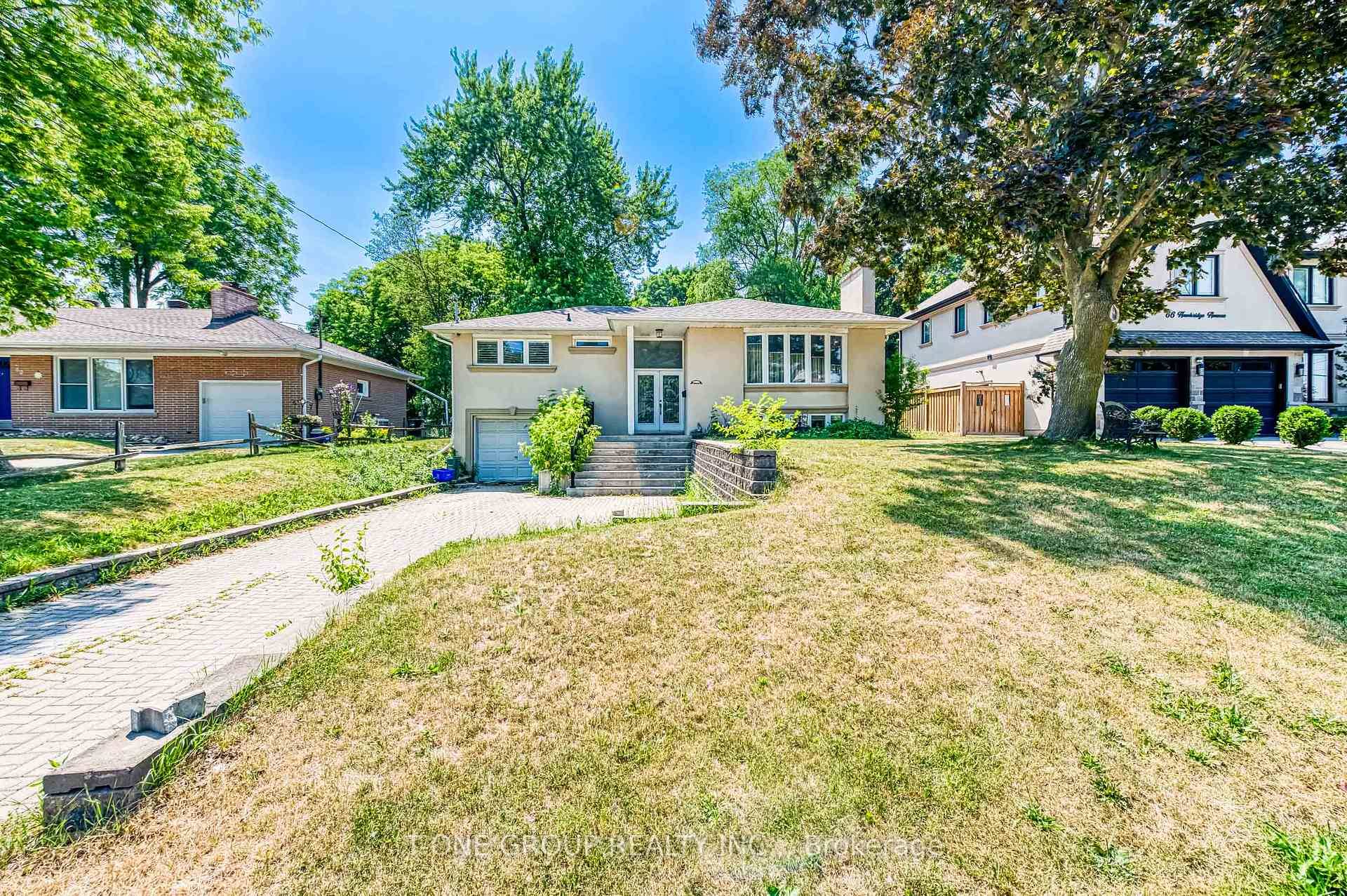 A rare find ! This well maintained and upgraded 4 1 bedroom raised bungalow offers over 2000 sq ft of living space.