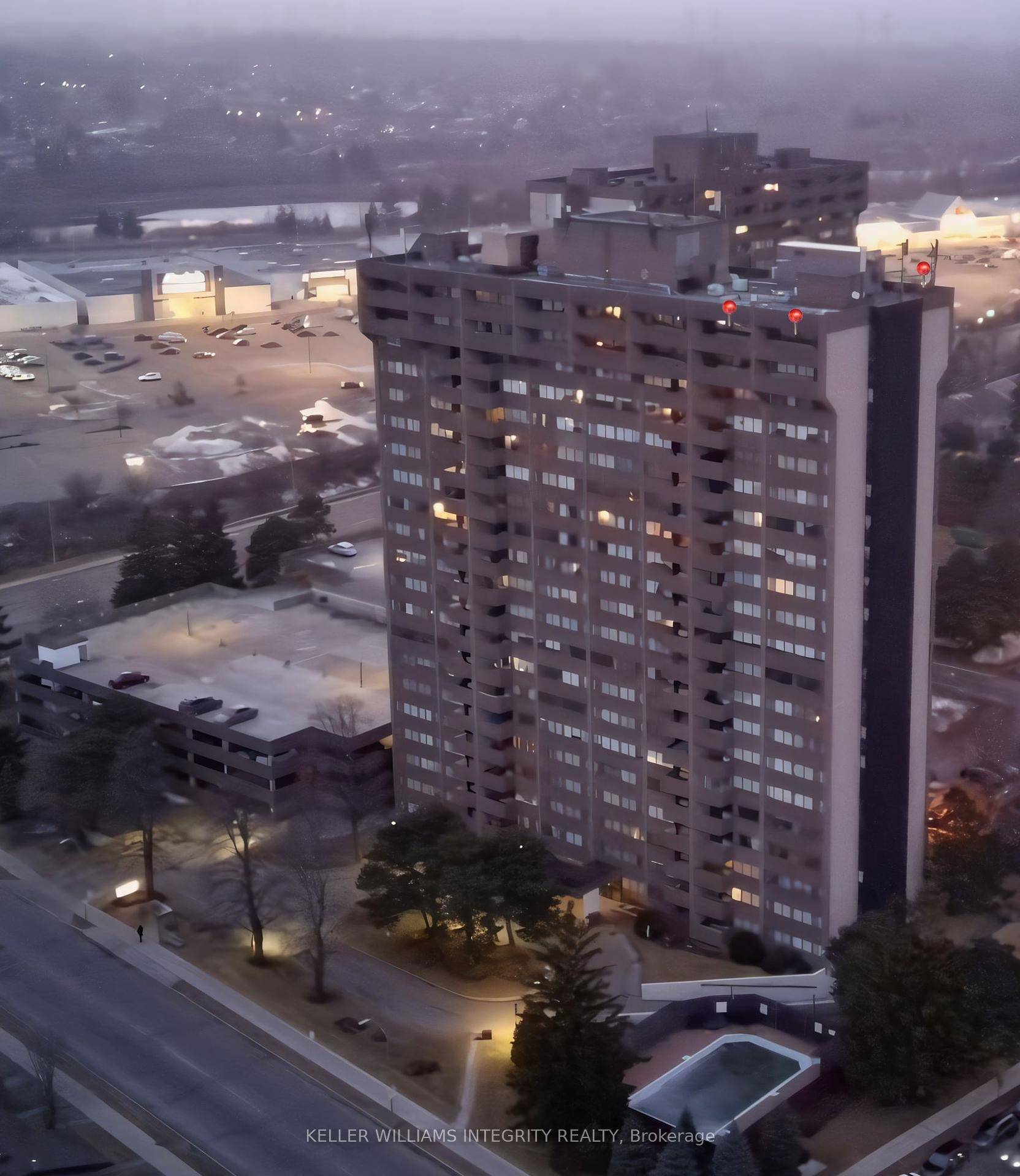 Luxury Penthouse Condo in Strathmore Towers with panoramic city views !