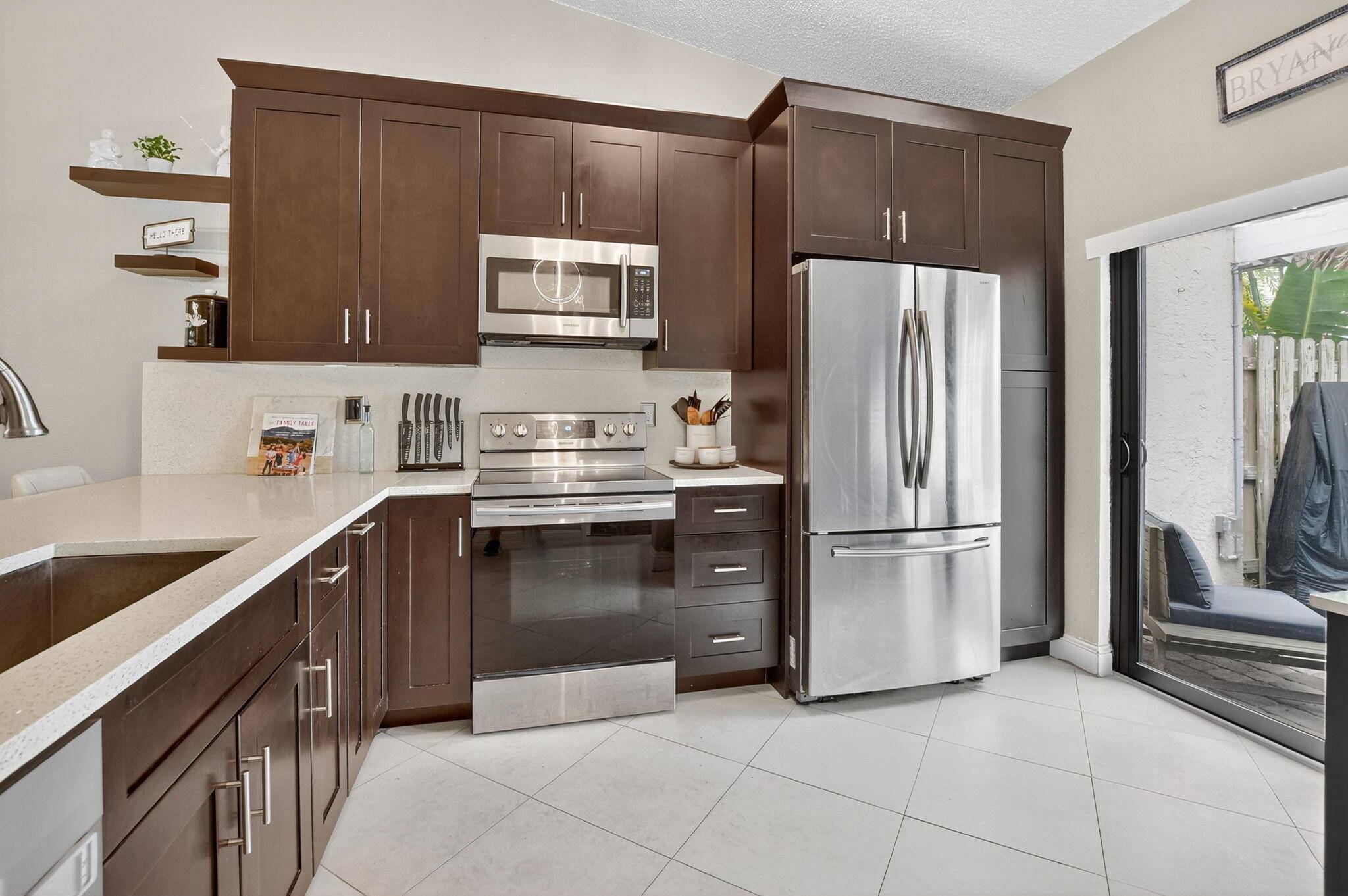 SINGLE FLOOR VILLA 2 BEDROOM, 2 BATHROOM.