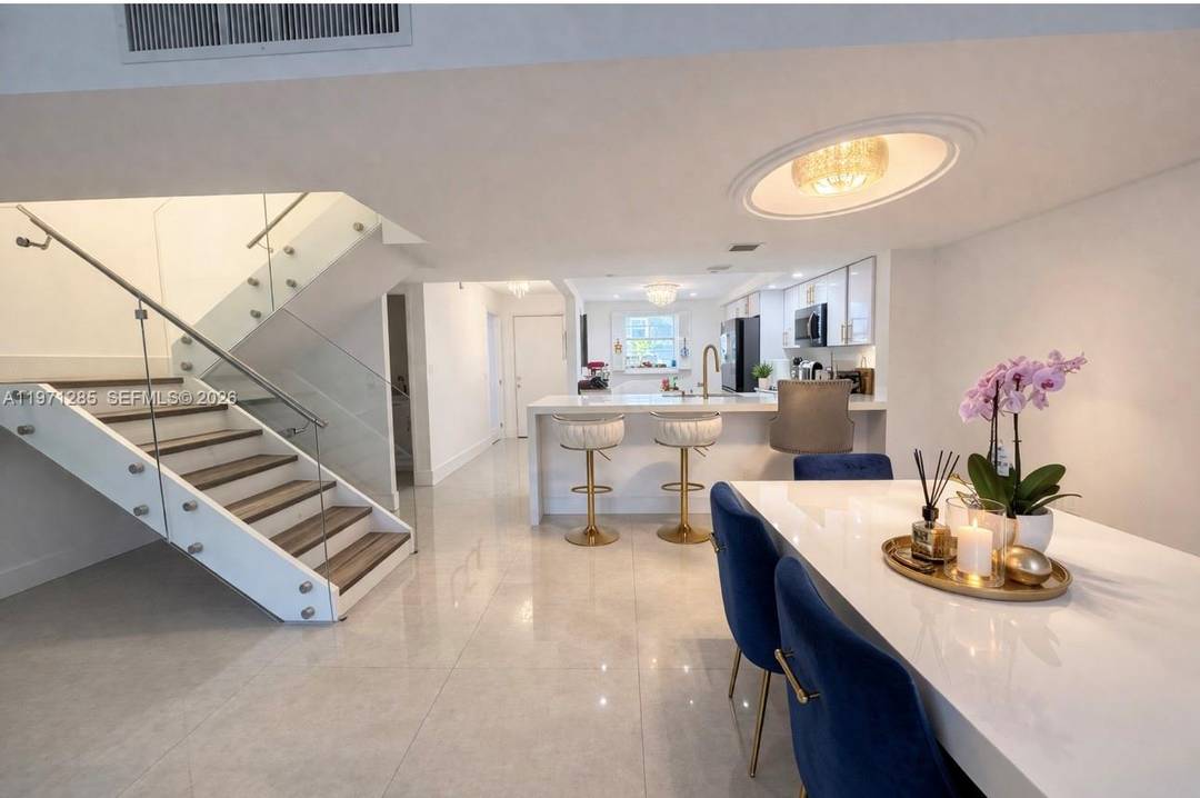 Modern Fully Renovated Townhouse Move In Ready in Prime Hallandale Beach Location This beautifully 3 bedroom, 2.