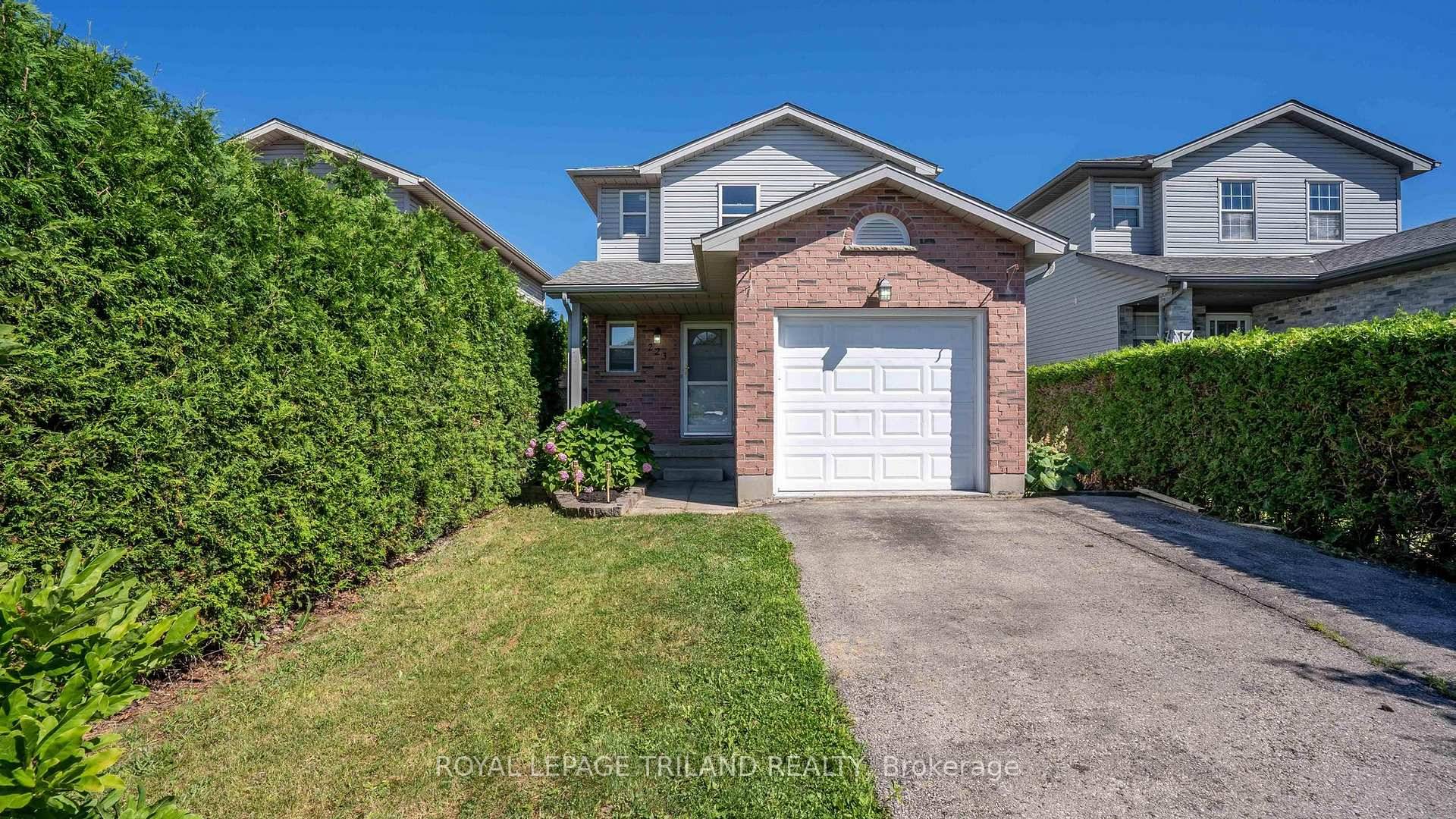 Welcome to 223 Simpson Crescent situated on a quiet, low traffic crescent in London's established Argyle neighbourhood.