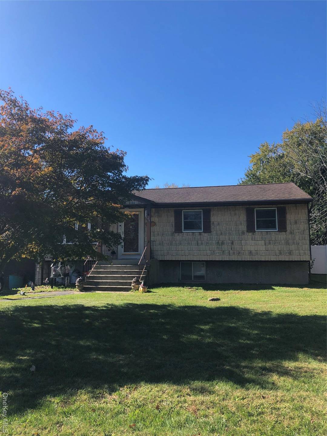 Lovely raised ranch in the desirable CHATHAM PARK section of Port Jefferson Station could be yours !