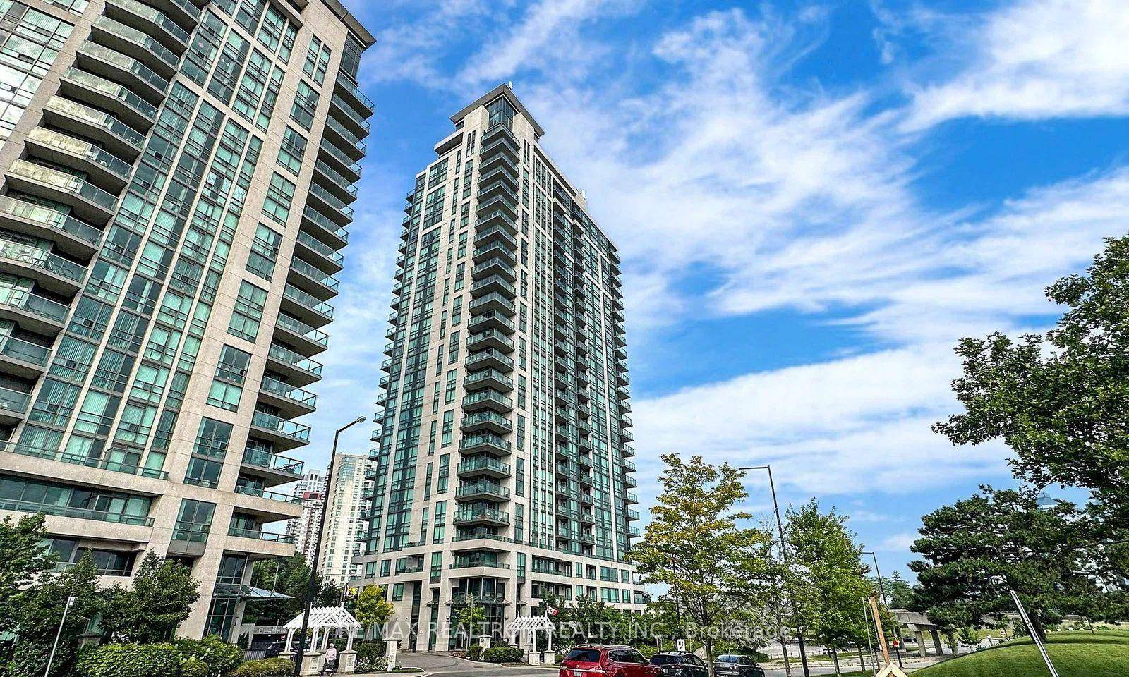 Gorgeous 2 bedroom plus a den, 1027 Square foot home with a short walk to the Scarb.