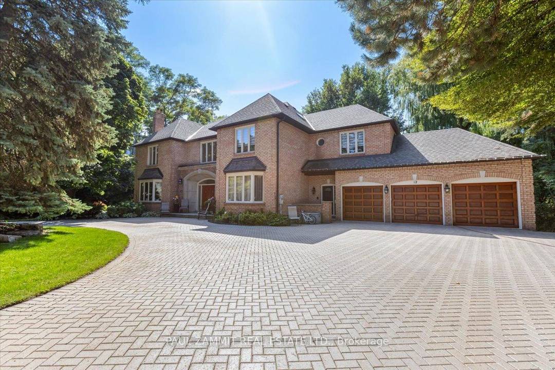 Welcome to this beautifully appointed executive residence located in the highly sought after Bayview Glen community.