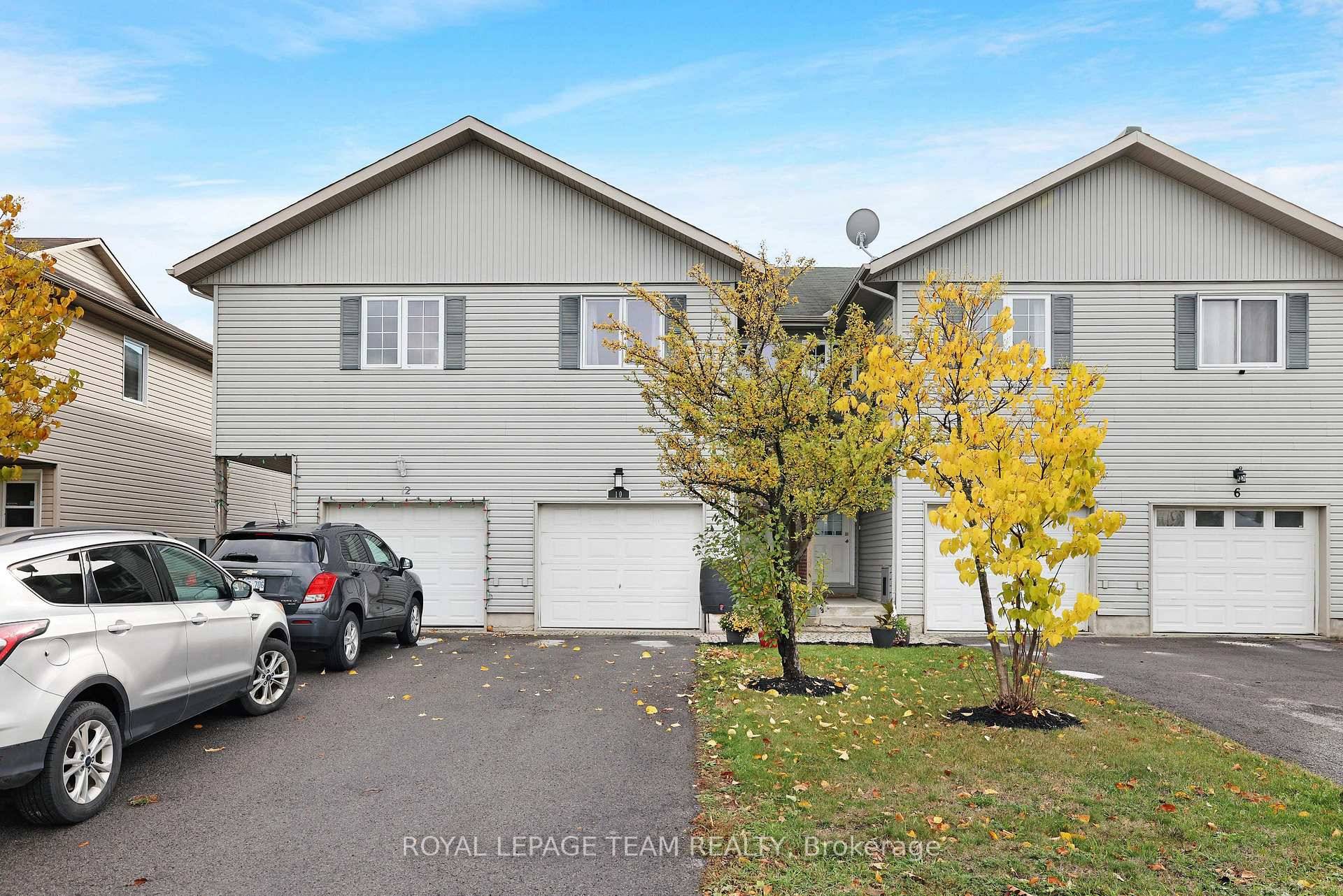 Welcome to 10 Johnson St, freehold town home in Carleton Place with no association fees.