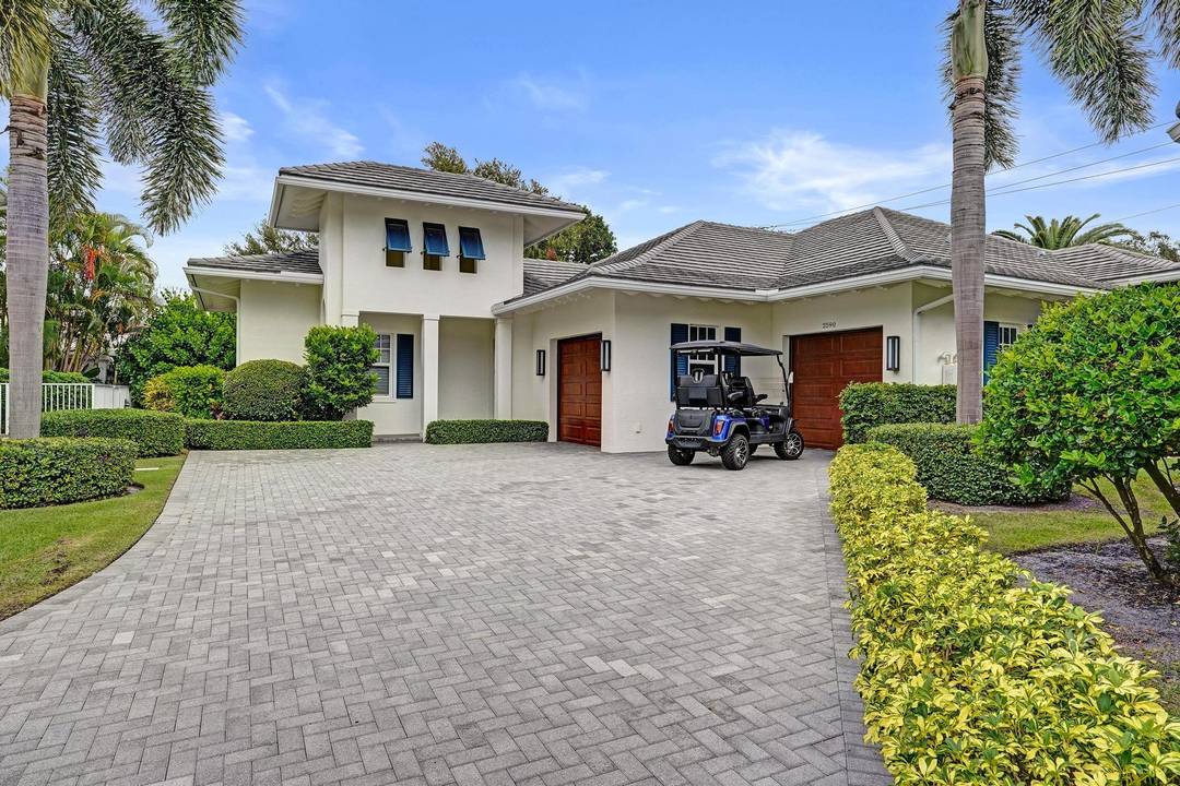 Set behind gates within The Estates, a private enclave of just 12 residences, this 2017 custom built modern home offers a rare Palm Beach proposition single story living with true ...