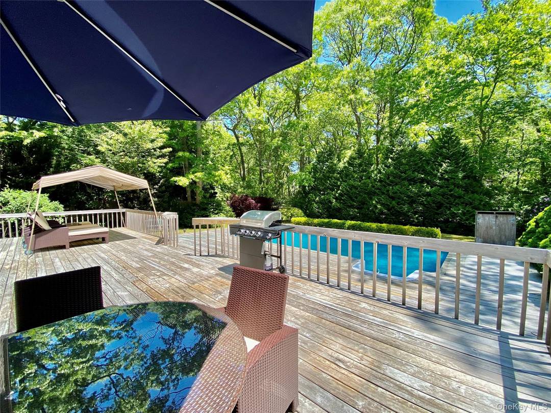 Private Woodland Sanctuary Near East Hampton Village Experience the quintessential Hamptons lifestyle at 98 Hands Creek Road a sophisticated sanctuary where modern luxury meets the tranquil beauty of the Northwest ...