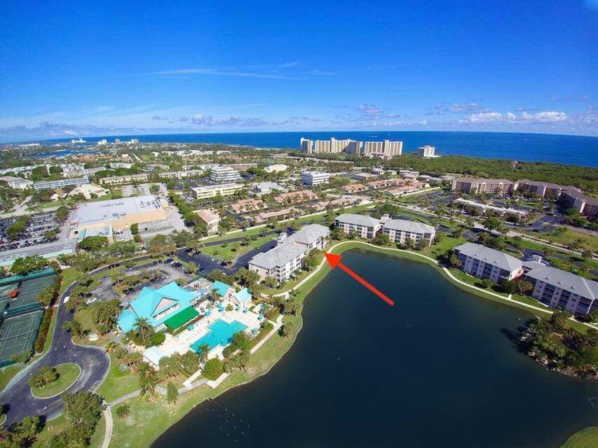Vacation for a week or multiple months at Jupiter's premier resort.