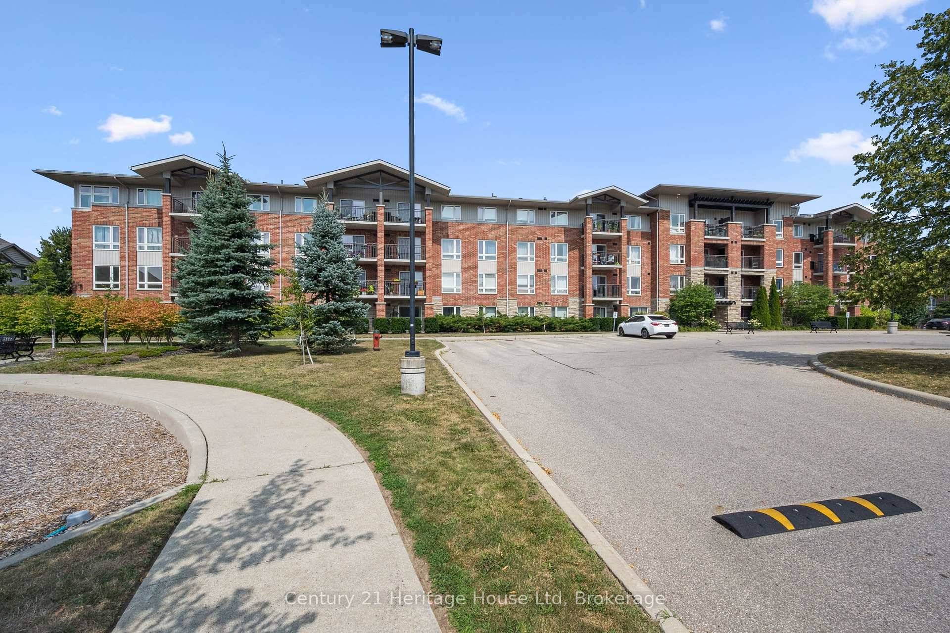 Welcome to Unit 206 at 60 Lynnmore Street, where comfort, convenience, and lifestyle come together in this bright and spacious 2 bedroom plus den condo.
