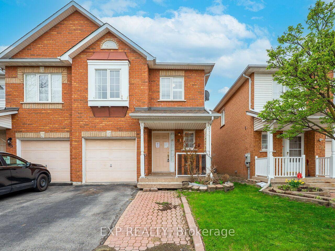Freehold townhome in prime West Humber Clairville !