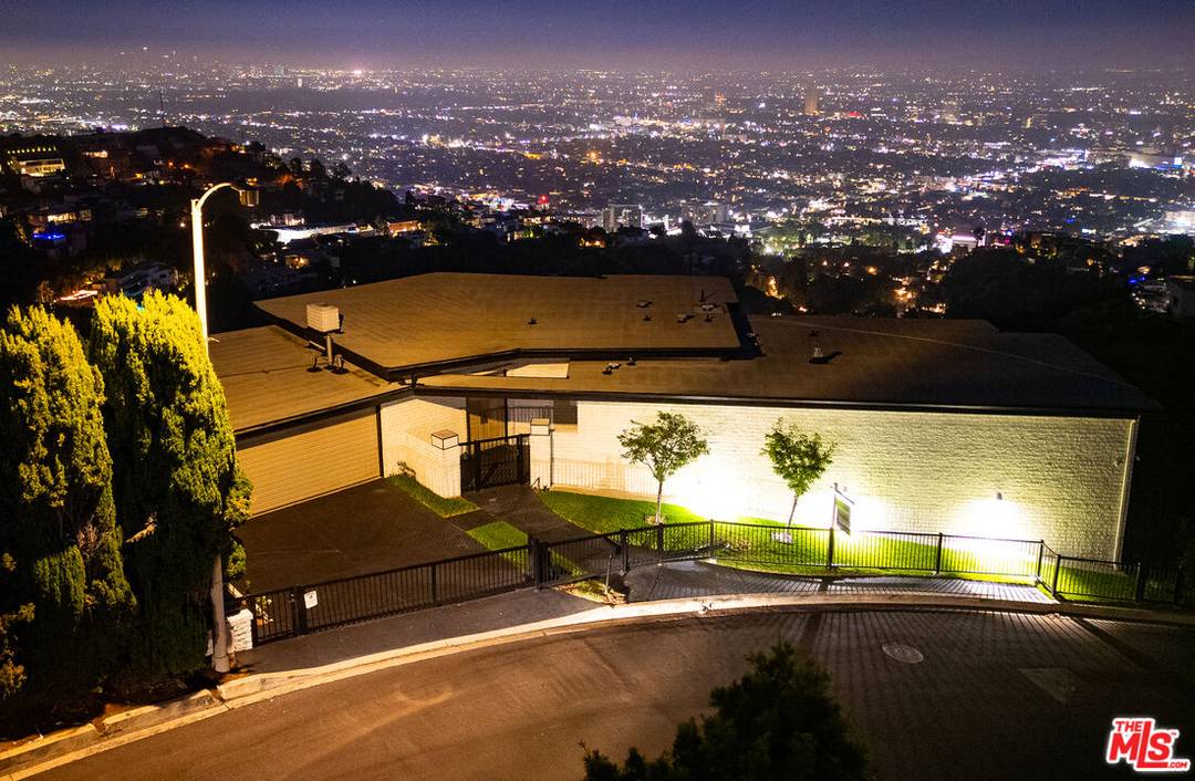 1556   Blue Jay Way 3BR Sunset Strip La