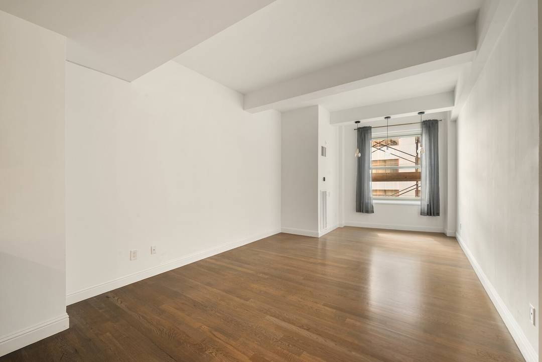 Now Available ! Residence 721 is a spacious 671 sqft alcove studio at the iconic Greenwich Club, offering one of the largest studio layouts in the building.