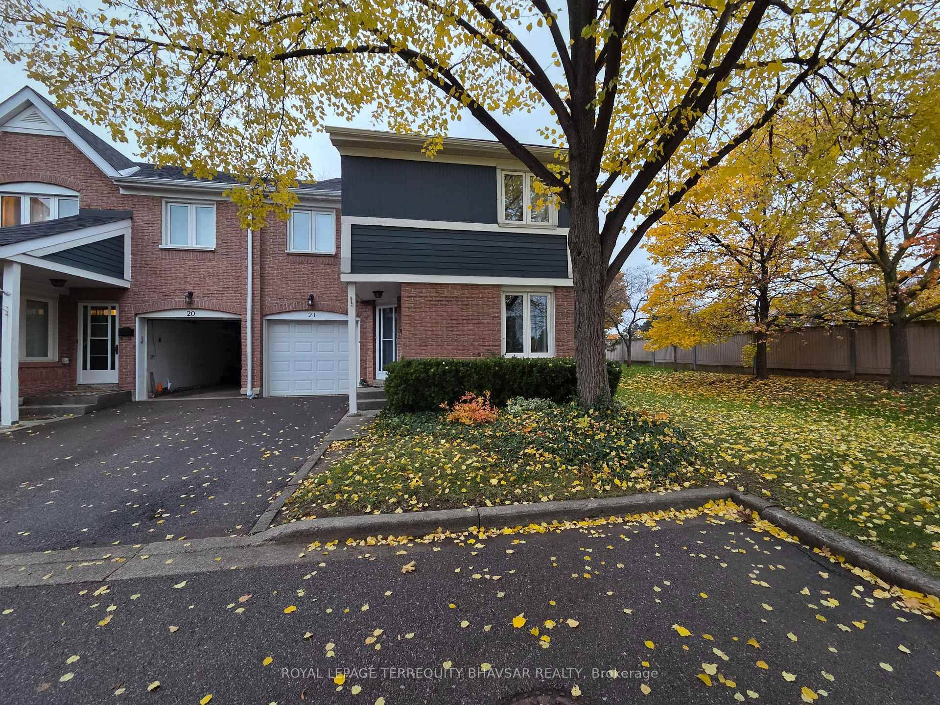 Single Family Only. Beautifully furnished and fully equipped, recently renovated corner townhome available for lease in a quiet, well maintained condominium complex.