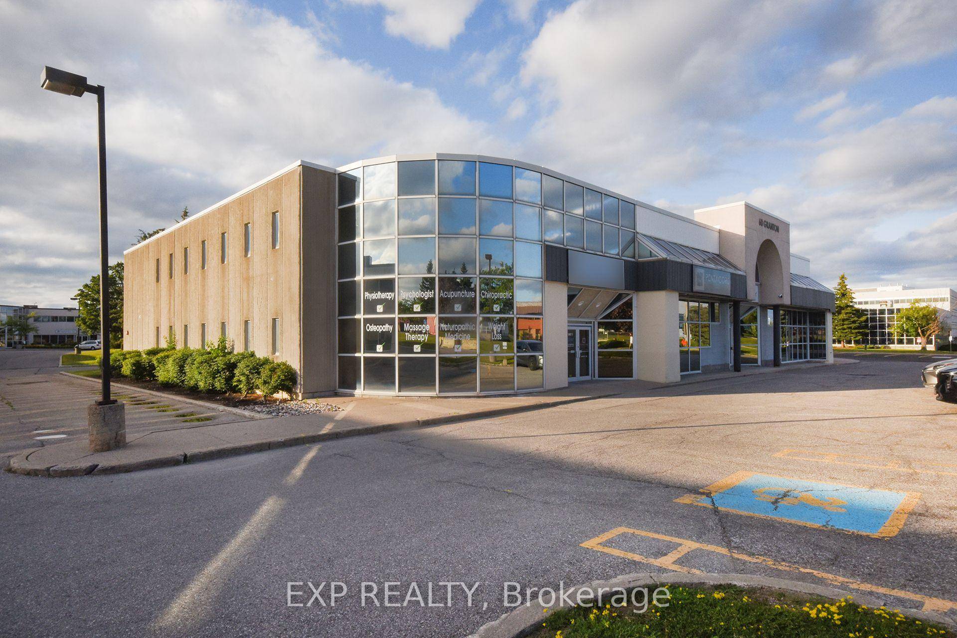 Discover a Premier Office Opportunity in the Heart of Richmond Hill !